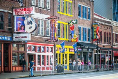 Music City Food, Drink, Sightseeing Walking Tour along Broadway - Southern Sweets Start the Tour (and They’re Not Random)