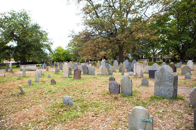 Mysteries and Murders of Salem Guided Night-Time Walking Tour - Timing, Walking Comfort, and What to Wear (Because It’s Always Outside)