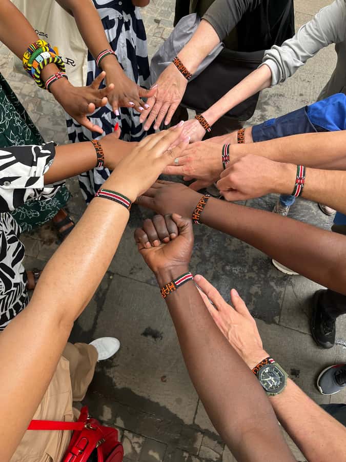 Nairobi: Historic and Modern Highlights Walking Tour - How this Nairobi walk feels from the first few minutes