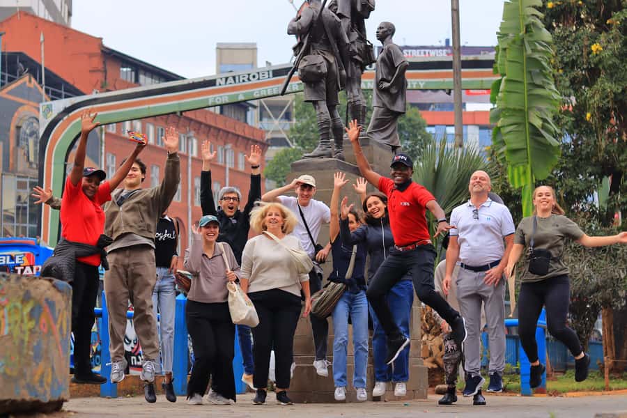 Nairobi: Historic and Modern Highlights Walking Tour - Kenyatta Avenue and government buildings: watching Nairobi’s modern power centers