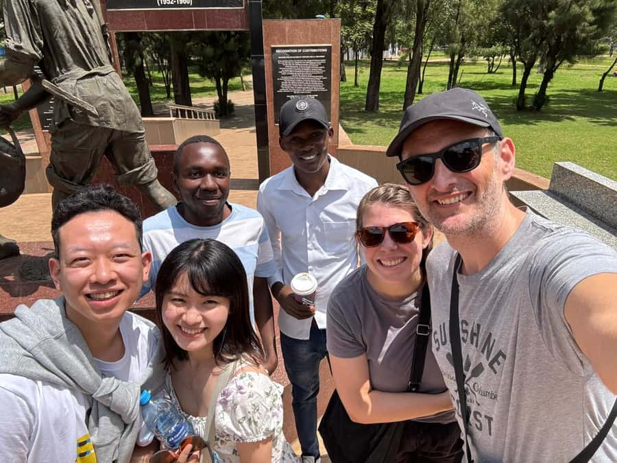 Nairobi Walking tour:Explore History Culture and Traditions - Jamia Mosque and City Market: faith and everyday business in one walk