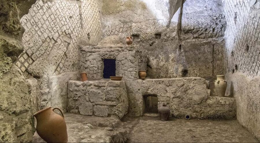 Naples: City Walking Tour w/ Underground Roman Ruins Ticket - Lunch Option: Caprese, Pasta, Dessert, and a Glass of Wine