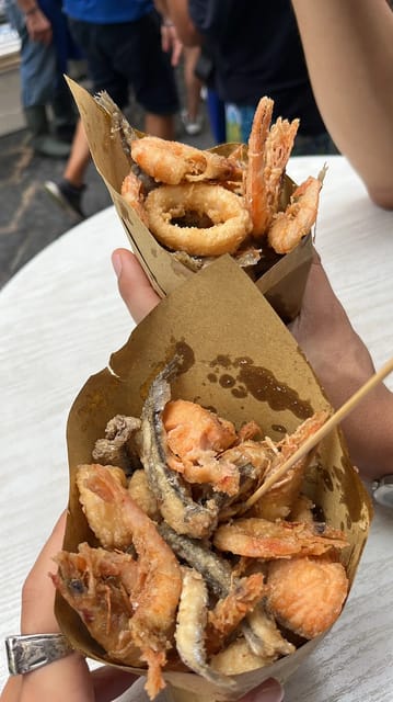 Naples: Street Food Experience With 6 Stops - The Market Walk: How the Tour Sets the Pace
