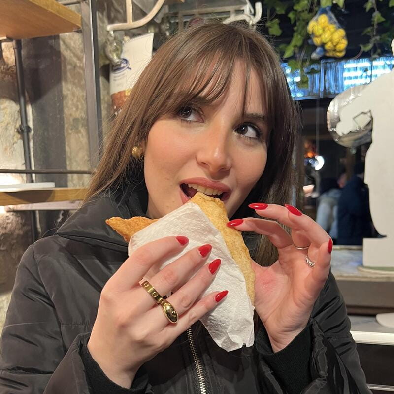 Naples: Street Food Walking Tour with Local Guide - Piazza Bellini: where the tour starts and why that matters