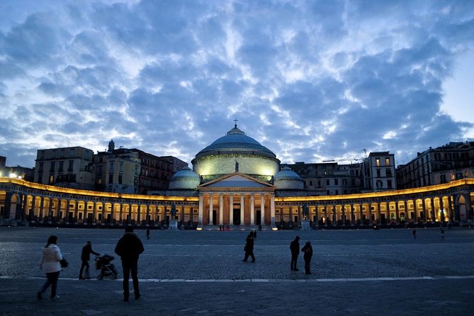 Naples Walking Tour with Underground Roman Ruins Ticket - Entering Naples at Piazza del Gesù Nuovo: The Easy Start