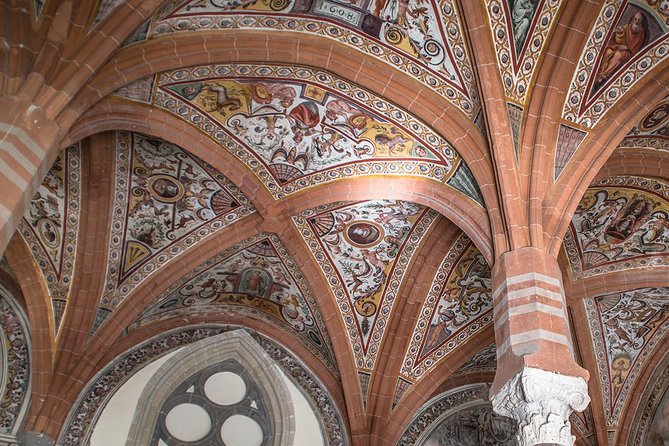 Naples Walking Tour with Underground Roman Ruins Ticket - Time for Neapolitan Snacks and Shop Browsing