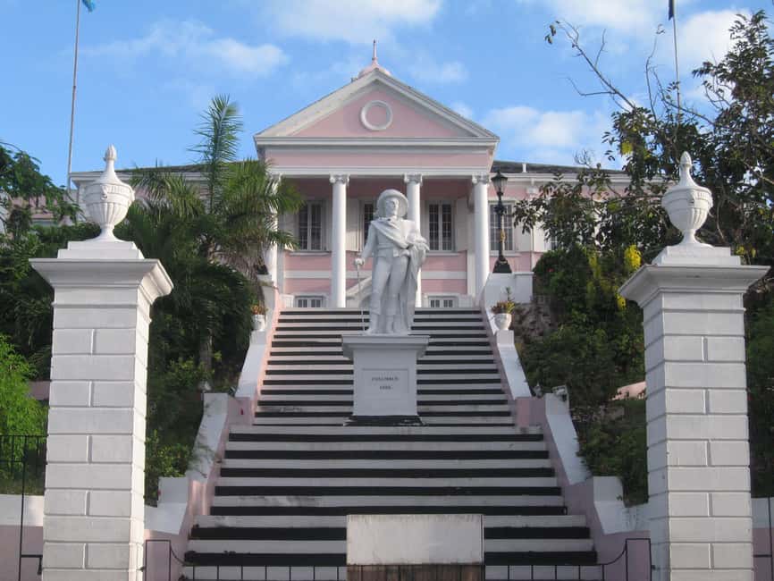 Nassau: Cultural Walking Tour of Downtown Nassau Attractions - Downtown Nassau on foot: what the tour gets right