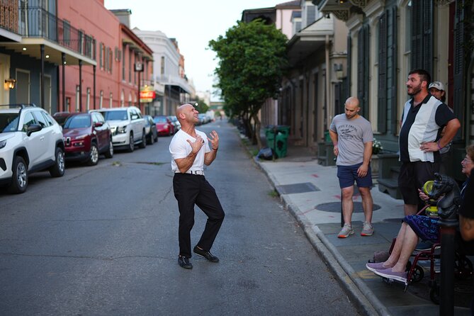New Orleans Adults-Only True Crime and Ghost Walking Tour - Start at 700 Chartres St: How the Tour Runs From Check-In to Finish