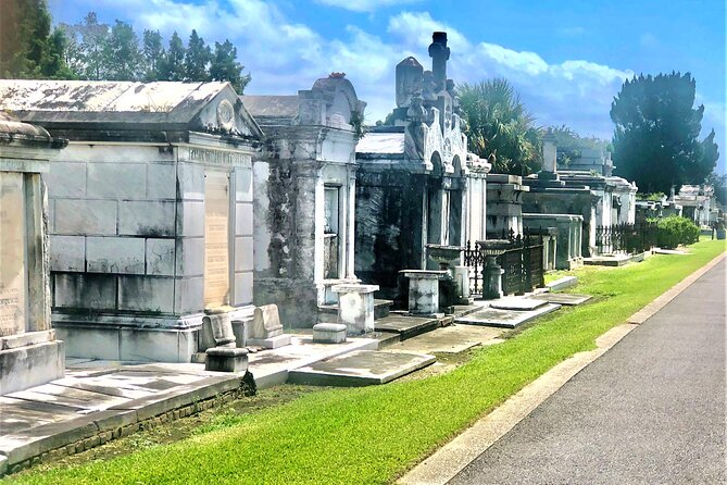 New Orleans Cemetery Walking Tour - Walking pace, weather, and what to wear for two hours