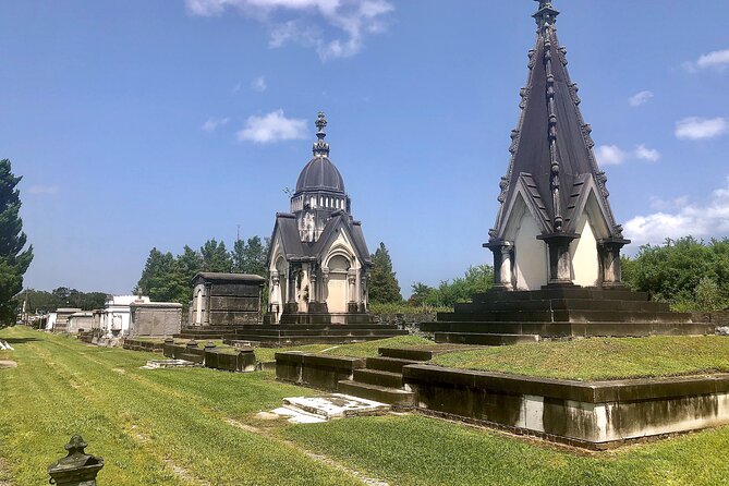 New Orleans Cemetery Walking Tour - Above-ground burial: what shaped the tombs you see