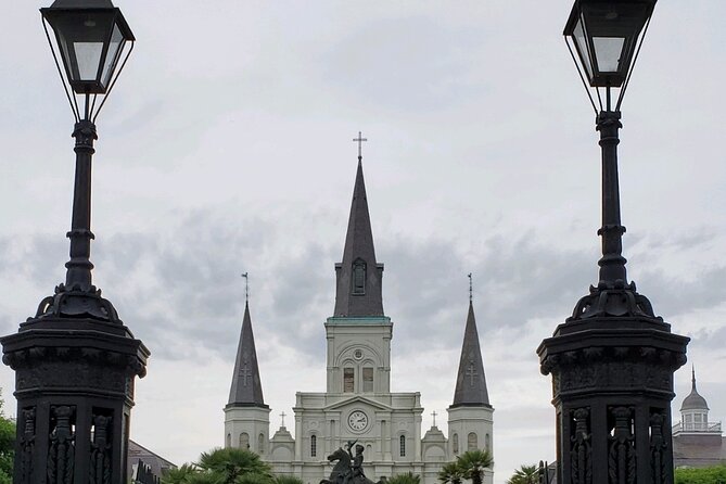New Orleans French Quarter and Voodoo History Walking Tour - Starting at Voodoo Lounge: setting the tone in the right place
