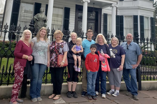 New Orleans Garden District History Walking Tour - Celebrity Stories and Real-Life Neighborhood Context