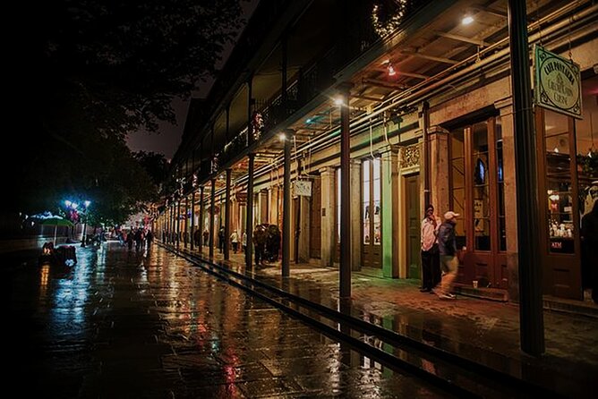 New Orleans Premier Ghost, Voodoo and Vampire Walking Tour - Where you meet at 311 Exchange Place and how to start smoothly