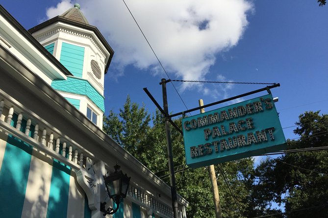 New Orleans Small-Group Garden District Walking Tour - Timing, weather, and value of a 2-hour guided stroll for $35
