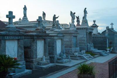 New Orleans St. Louis Cemetery No. 3 Walking Tour - Sally Asher’s storytelling style is the main attraction