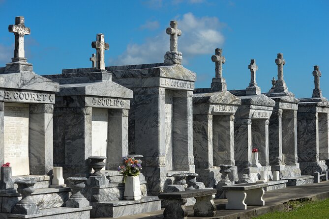 New Orleans St. Louis Cemetery No. 3 Walking Tour - Morning or afternoon: choose based on how you want to walk