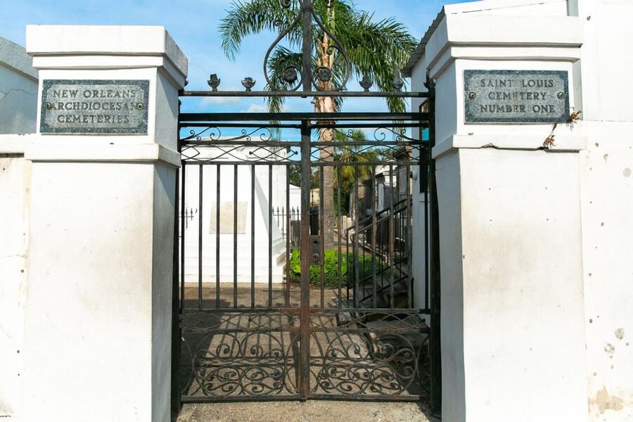 New Orleans: Walking Tour Inside St. Louis Cemetery No. 1 - Key points at a glance