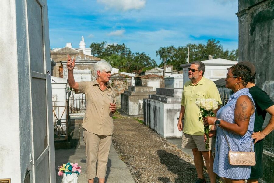 New Orleans: Walking Tour Inside St. Louis Cemetery No. 1 - The Marie Laveau stop: more than a spooky photo