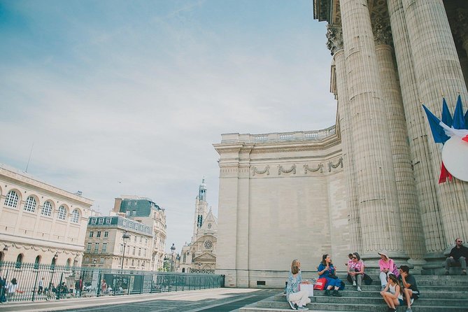 Night Out in Paris: Boho Vibes & City Lights - Stop by Stop: What You See After Dark