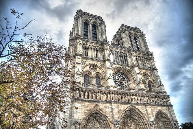 Notre Dame Guided Tour with Scheduled Group Access Option - Guide Style and Small Group Benefits (Max 20)