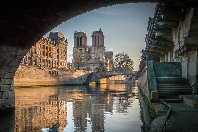 Notre Dame Guided Tour with Scheduled Group Access Option - Timing: How One Hour Works With Your Day