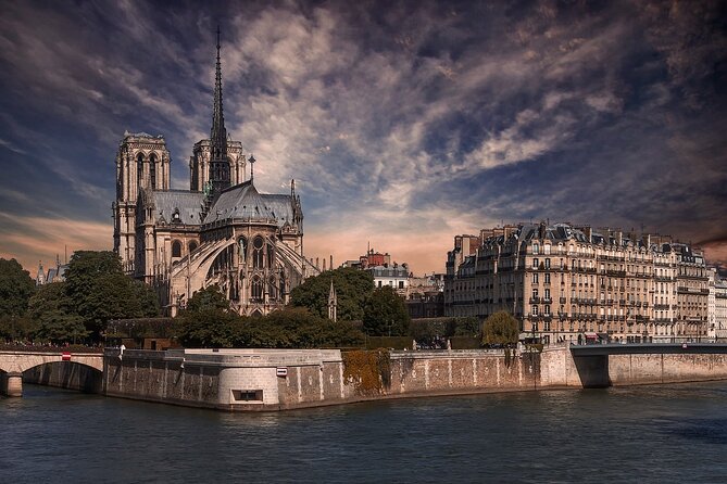 Notre Dame Guided Tour with Scheduled Group Access Option - Price and Value: Why $32.58 Can Be Worth It