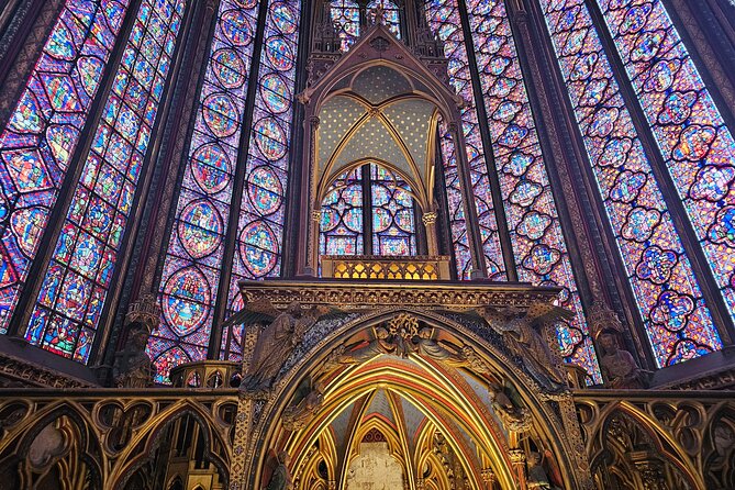 Notre Dame Outdoor Walking Tour and Entrance to Sainte Chapelle - Getting your bearings fast: Pont au Double to Île de la Cité