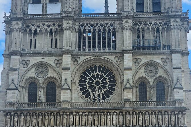 Notre Dame Outdoor Walking Tour and Entrance to Sainte Chapelle - Sainte-Chapelle entry: skip the security grind and enjoy the glass