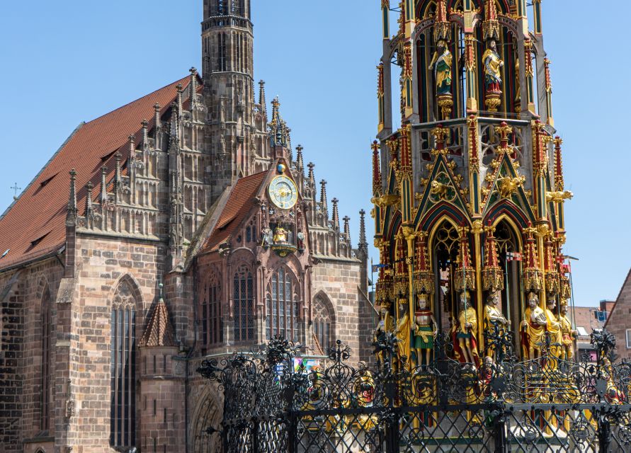 Nürnberg kennenlernen: Highlights in der Altstadt - Frauenkirche spires and the town hall: church power meets civic power