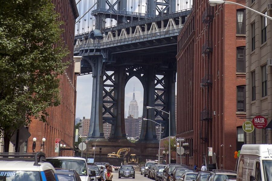 NYC: Brooklyn Bridge and Dumbo District Walking Tour - Guide styles: why Sean, Kyle, Kevin, and others matter
