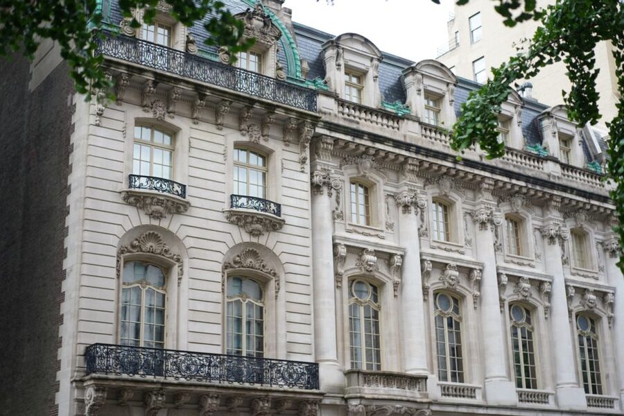 NYC: Fifth Ave Gilded Age Mansions Guided Walking Tour - Why the Gilded Age on Fifth Avenue still feels real