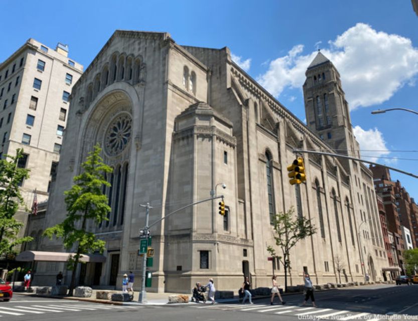 NYC: Fifth Ave Gilded Age Mansions Guided Walking Tour - Consulate, institutes, and how mansions became institutions