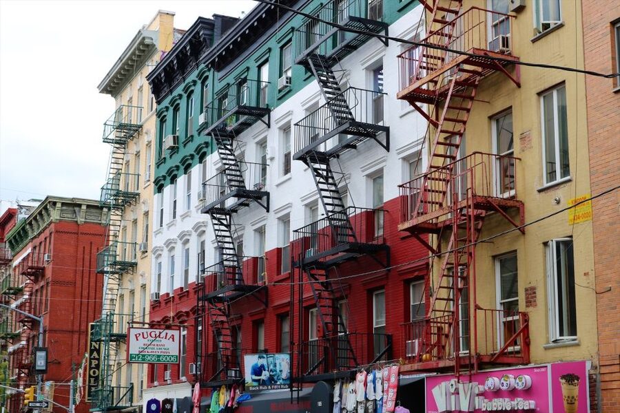 NYC: Walking Tour with Local Guide and 30+ Top NYC Sights - Wall Street to the Charging Bull: The Classic Block Everyone Wants a Photo On