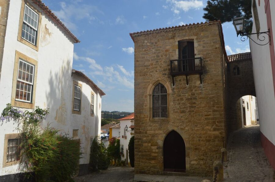 Óbidos: Medieval Tales & Secrets Spots Guided Walking Tour - Óbidos feels like a medieval postcard you can walk into