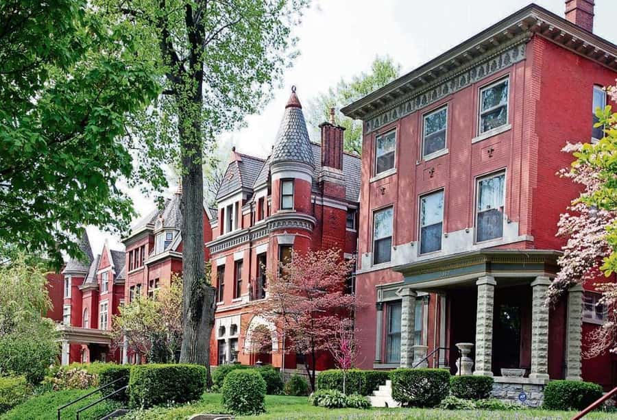 Old Louisville: History and Architecture Walking Tour - Old Louisville in 90 minutes: what the walk is really about