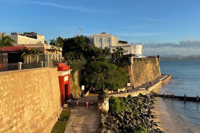 Old San Juan and El Morro Castle Walking Tour - La Casa Estrecha and Capilla del Santo Cristo de la Salud: odd buildings with big meanings