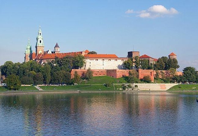Old Town Krakow & Wawel Castle Walking Tour - Key highlights worth planning around