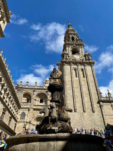 Old town walking tour in a small group - Praza do Obradoiro: the smart place to start