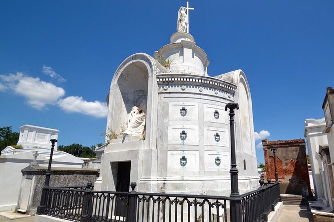One Hour Saint Louis Cemetery Number One Walking Tour - Marie Laveau and the People Behind the Legends