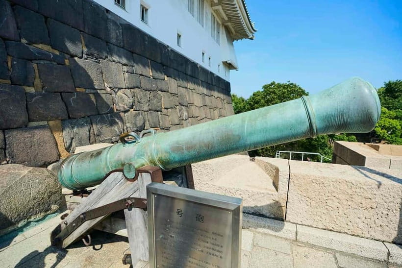Osaka: Castle History Walking Tour / Castle Tower Admission - Walking the outer moats and the defense layers attackers couldn’t bypass