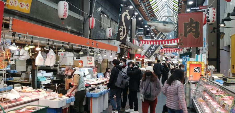 Osaka: Five Must-See Highlights Walking Tour & Ramen Lunch - Shinsekai and Tsutenkaku: Retro Streets and Street Food Energy