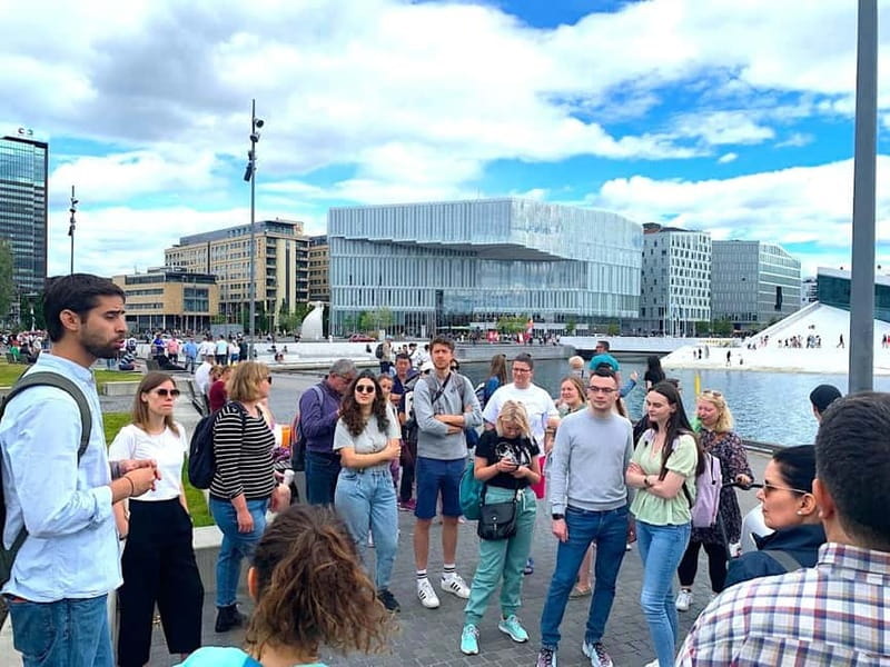 Oslo: Guided Walking Tour of Central Oslo with Local Guide - Starting at the Tiger by Jernbanetorget: fast orientation
