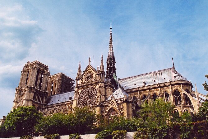 Outdoor Notre-Dame walking Tour with Sainte-Chapelle Entry - Stop 4: Shakespeare and Company for literary Paris flavor