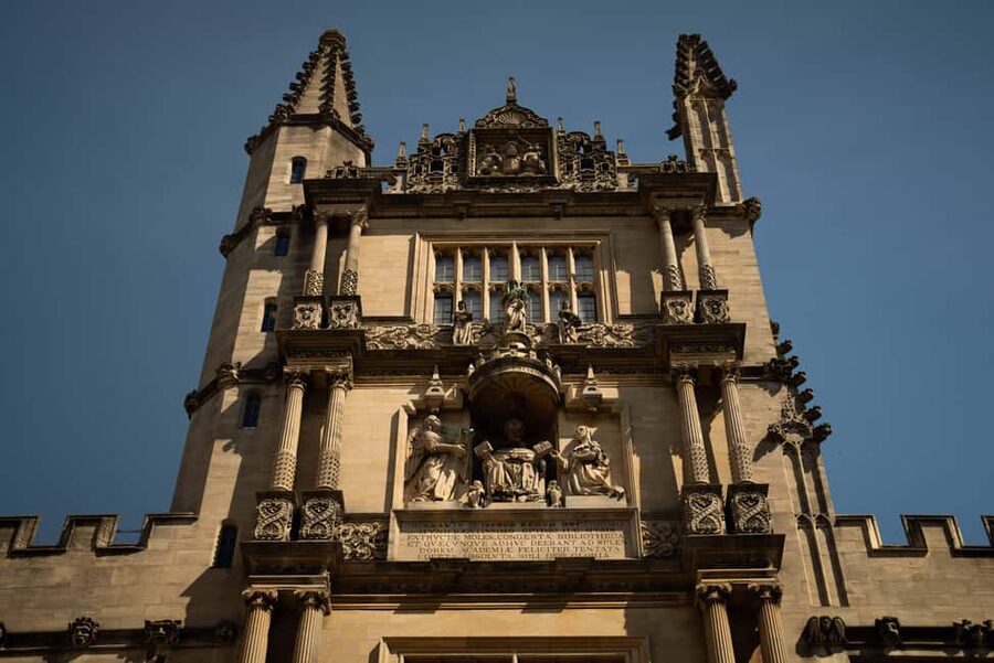 Oxford: Alumni-Led Walking Tour w/New College Entry Option - Who should book this tour (and who might want a different plan)