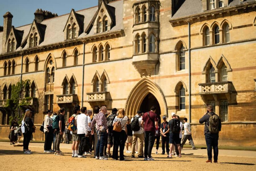 Oxford: Alumni-Led Walking Tour w/New College Entry Option - New College entry option: what changes when you add it