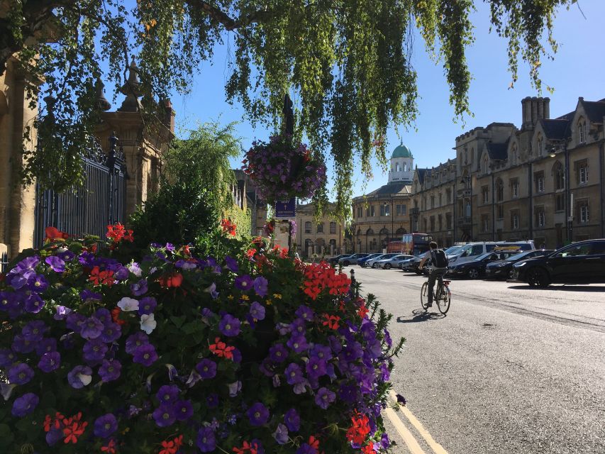 Oxford: Official University and City Walking Tour - The university core: College walls, outside views, and the real Oxford feel