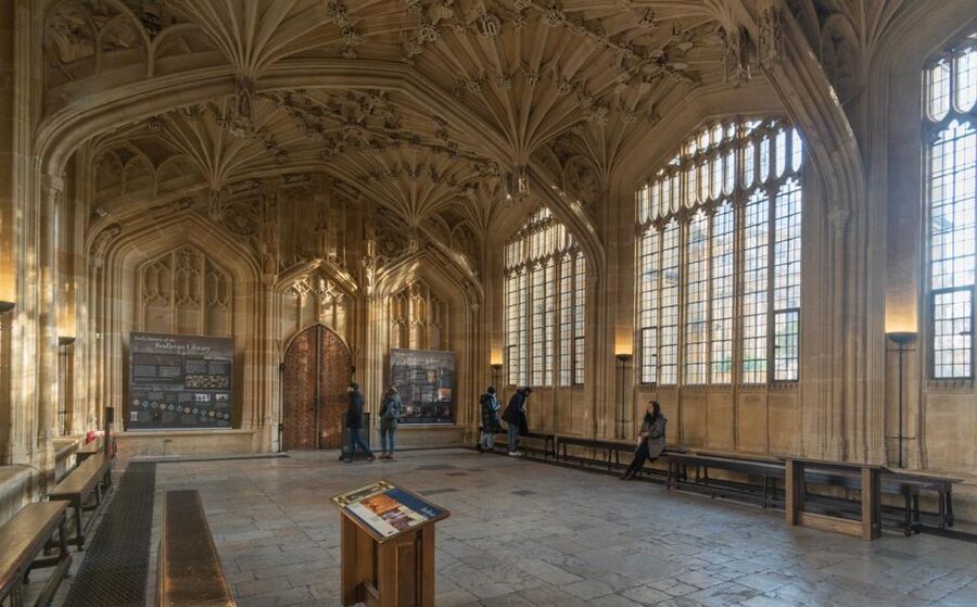 Oxford: University Walking Tour with Christ Church Visit - Christ Church: The Harry Potter Dining Hall, Royal Students, and Self-Guided Time