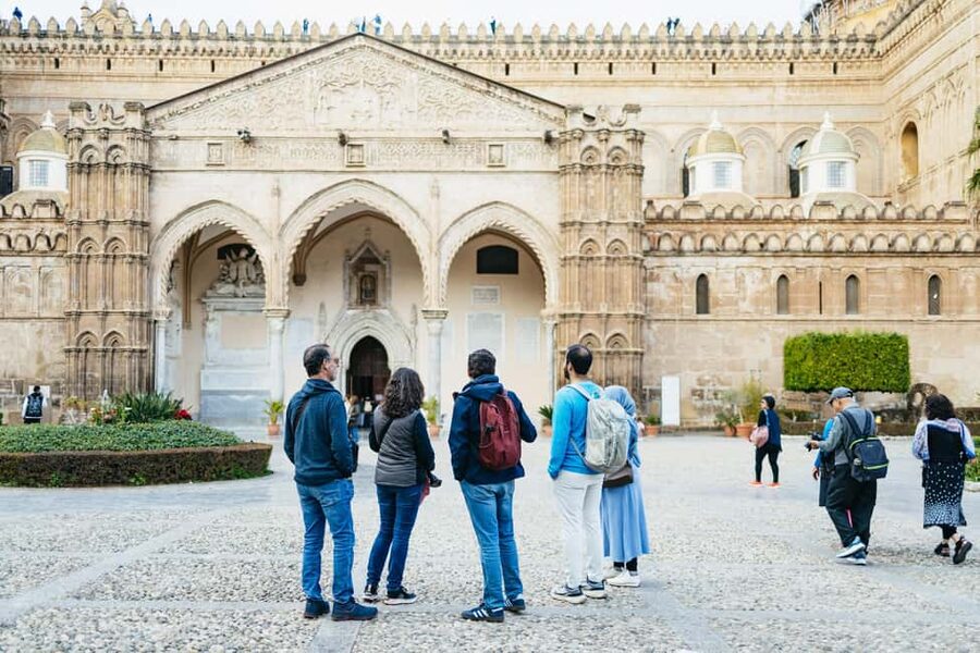 Palermo: Street Food and History Walking Tour - Meeting at Piazza Olivella: getting oriented fast