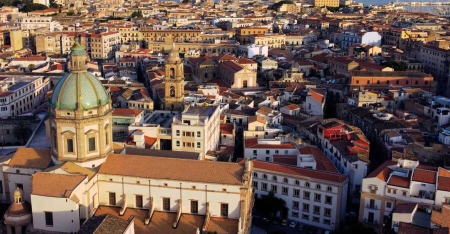 Palermo: Walking Tour of Historic Markets and Monuments - Teatro Massimo: Italy’s largest theater and the stories around it