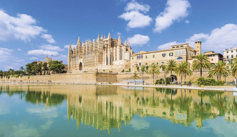 Palma de Mallorca: City Walking Tour with The Cathedral - 90 minutes through Palma: the real value of this walk